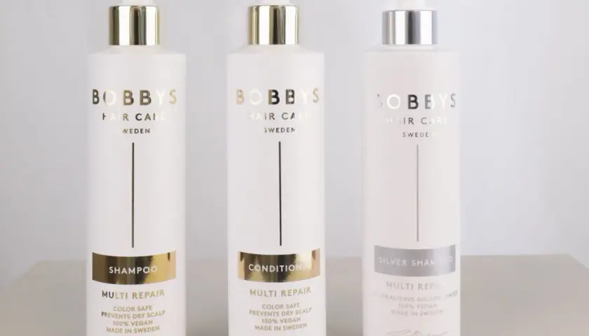 Tre vita flaskor från Bobby's Hair Care. En huskur mot klåda i hårbotten kan vara att använda dessa produkter som är veganska och gjorda i Sverige.
